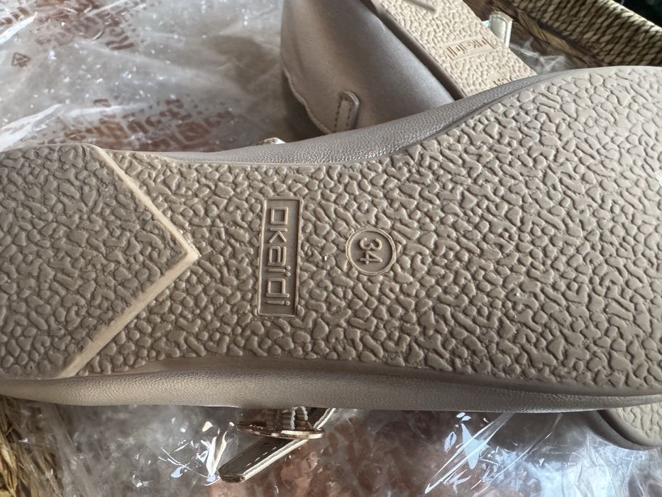 Златисти обувки Окайди и маратонки nelli blue 34