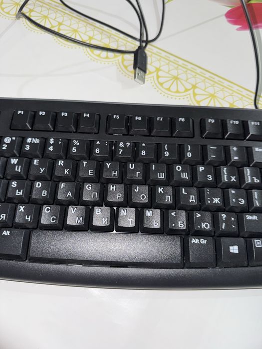 Продам клавиатуру