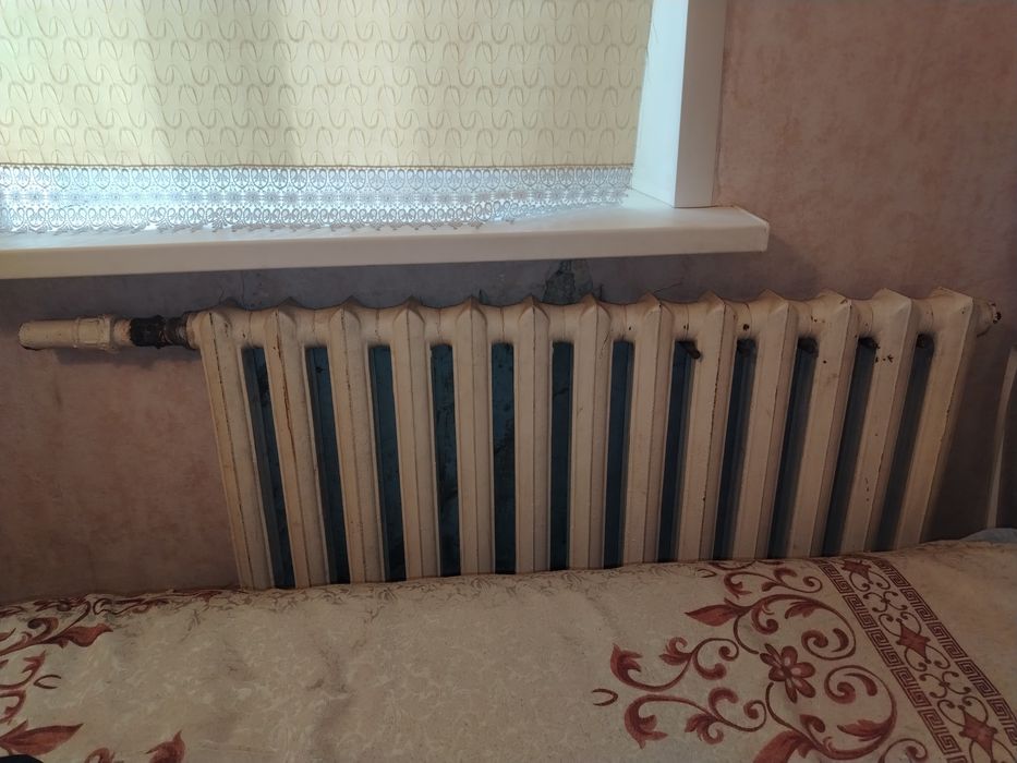 Продам батареи чугунные и трубы