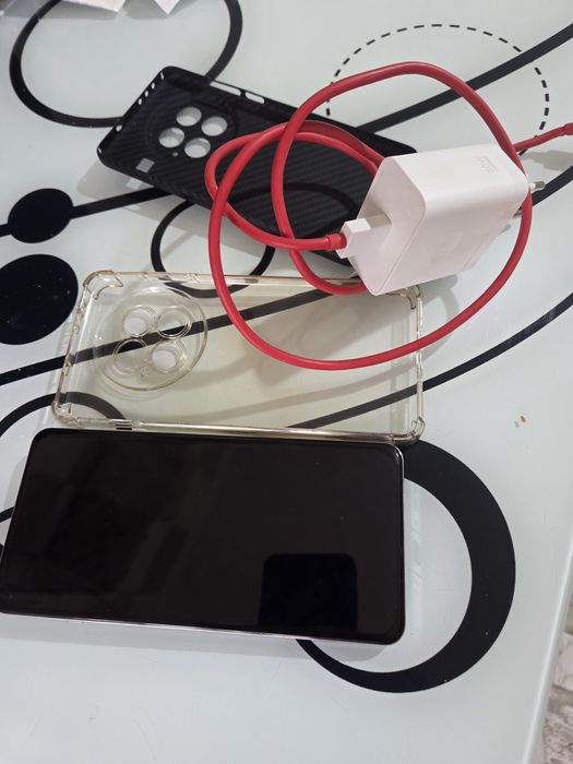 Oneplus 13 16/512 GB model Europa super telefon coloare deosebita.