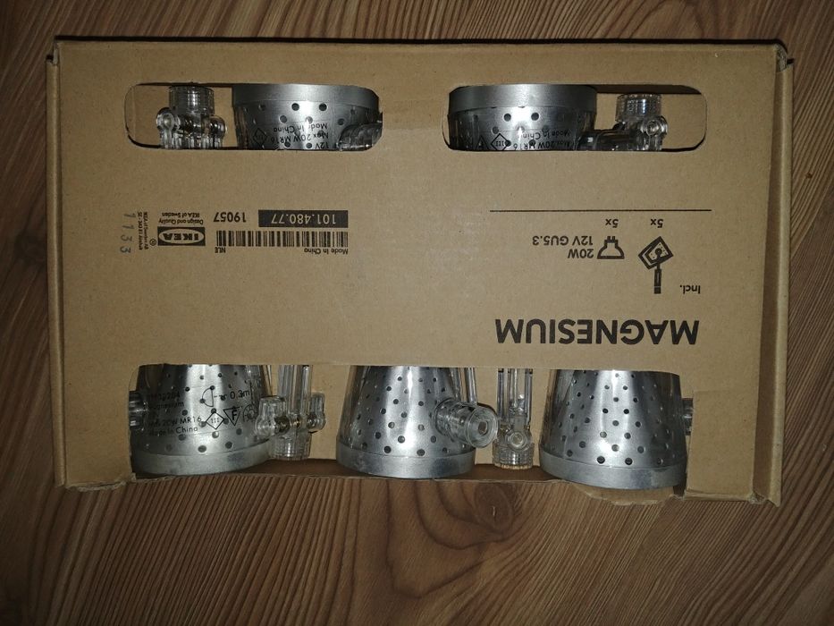 Ikea Magnesium spot cu halogen