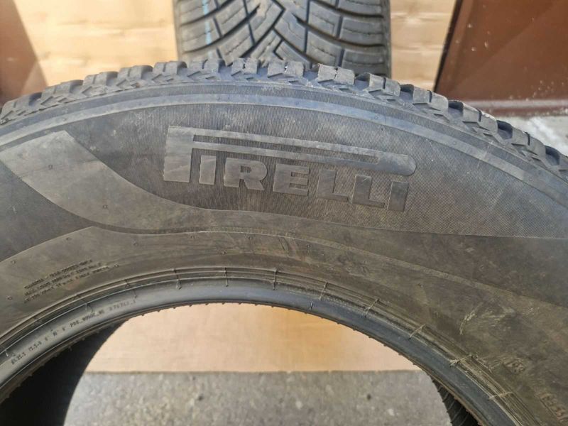 2 Pirelli R17 265/65
всесезонни гуми
DOT0824