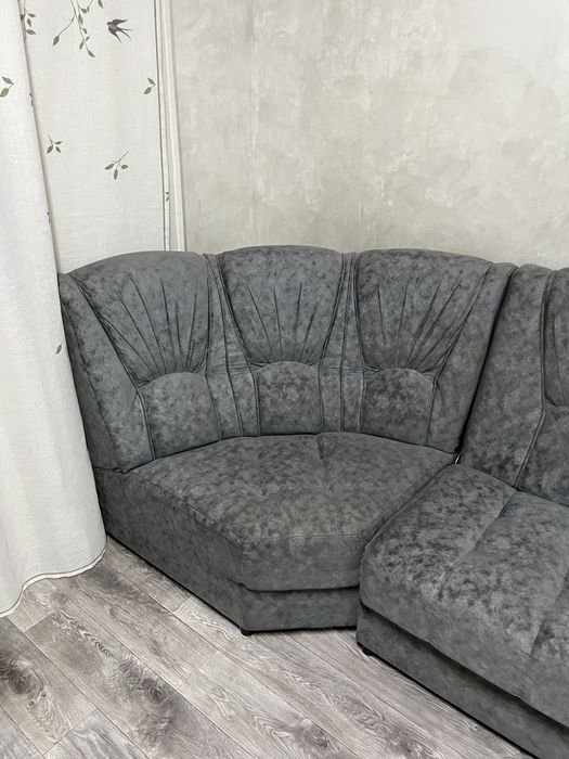 Продаю диван для