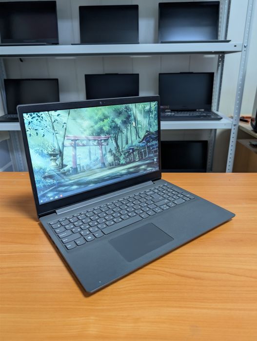 Ноутбук Lenovo V15