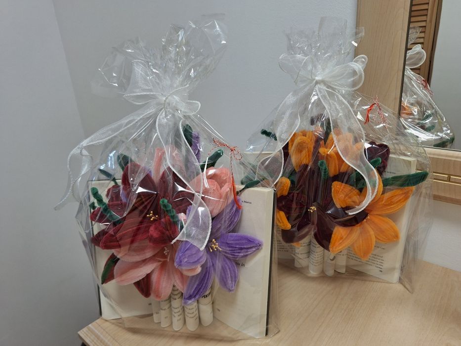 Carte cu flori cadou