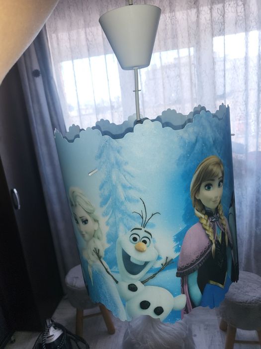 Perdea, lustra și tablouri Frozen