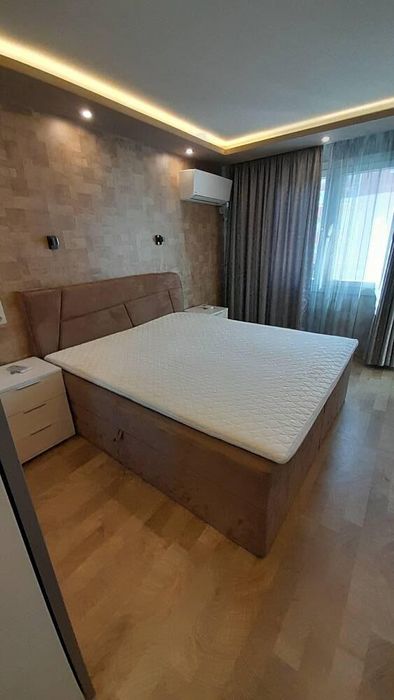 Дава се под наем Тристаен апартамент в Бургас, Лазур - 115 кв.м за 765 € - Снимка #2