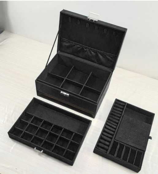 Органайзер тип кадифена кутия за бижута