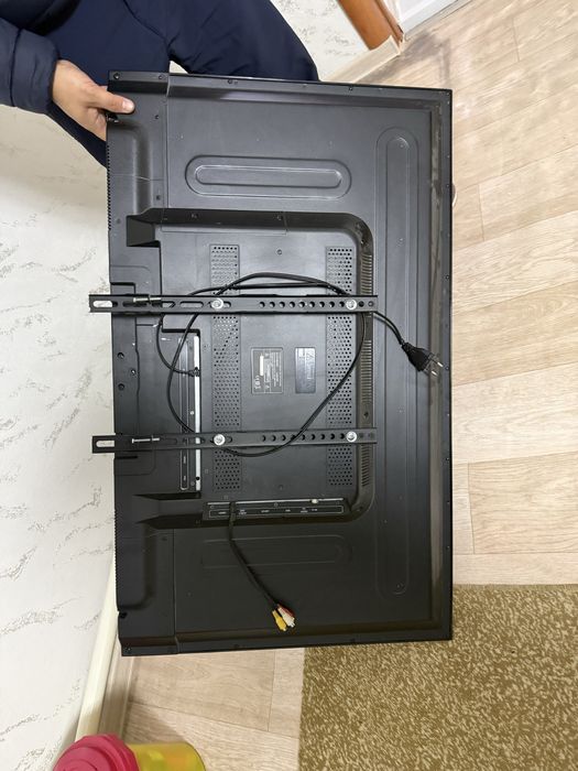 Продам телевизор срочно диоганаль 102