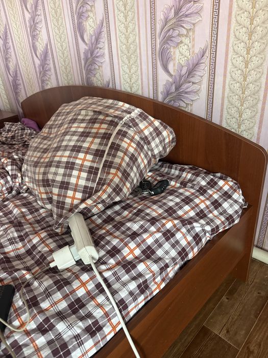 Продам шкаф и двухспальный