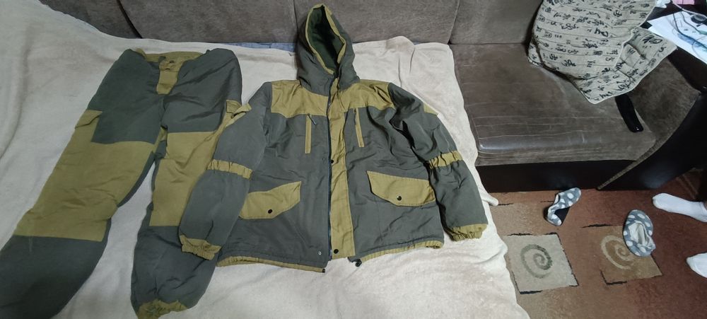 Продам костюм демисезонный.