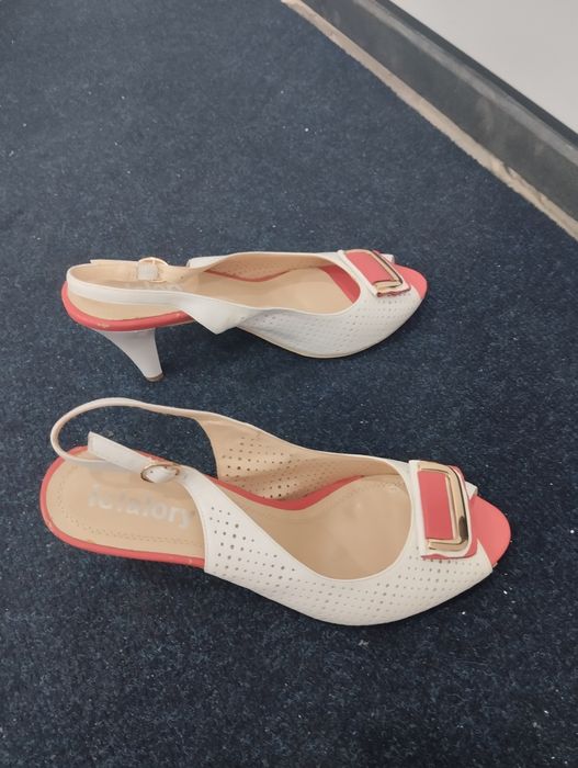 Босоножки женские новые