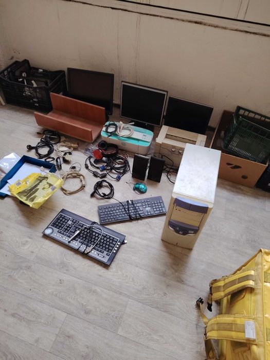 Разпродажба!Компютър,монитори,принтери и други.