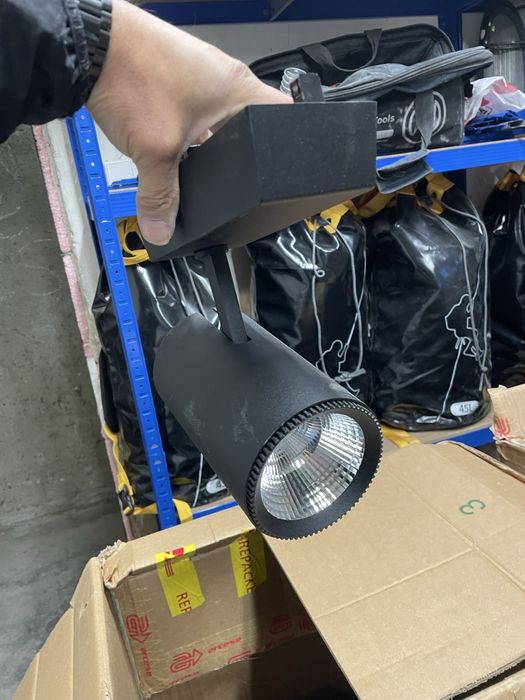 Професионални прожектори за монофазна релсово осветление 3000k 40led