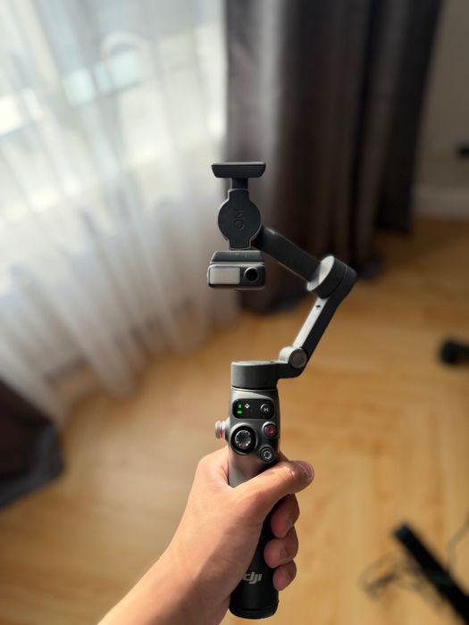DJI Osmo Mobile 8.