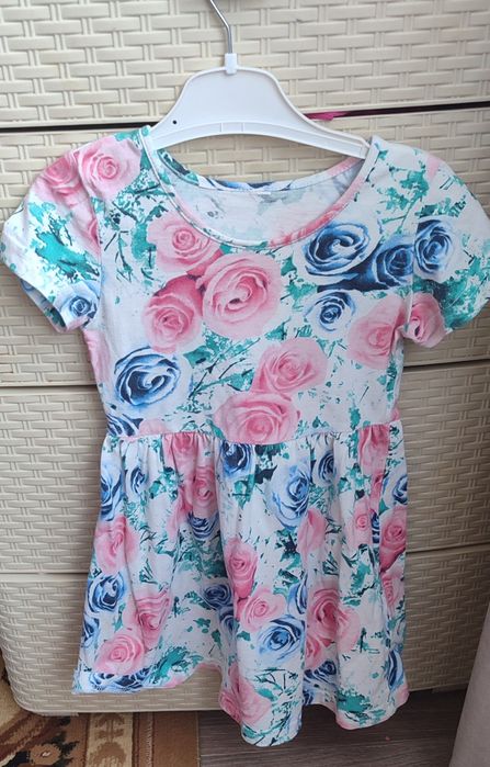 Продам платья для девочек