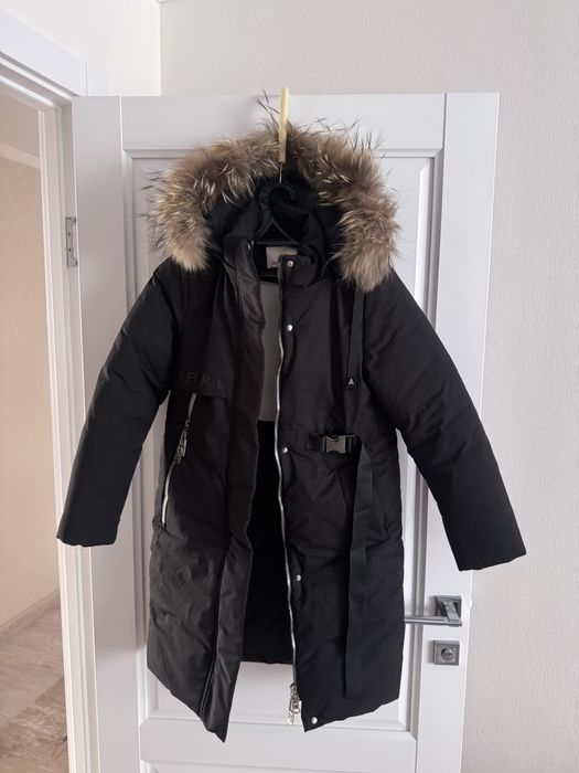 Продам детское пальто пуховик (девочка) рост 146