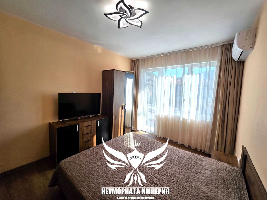 Продавам тристаен/четиристаен 121кв.м. с гараж, изба и таван в гр.Асеновград широк център