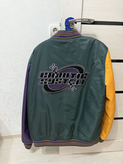 Продам демисезонные куртку