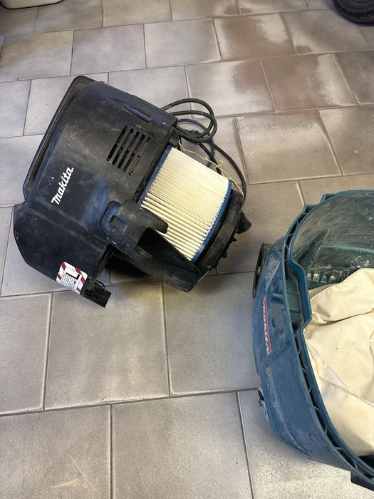 Прахосмукачка Makita 447L