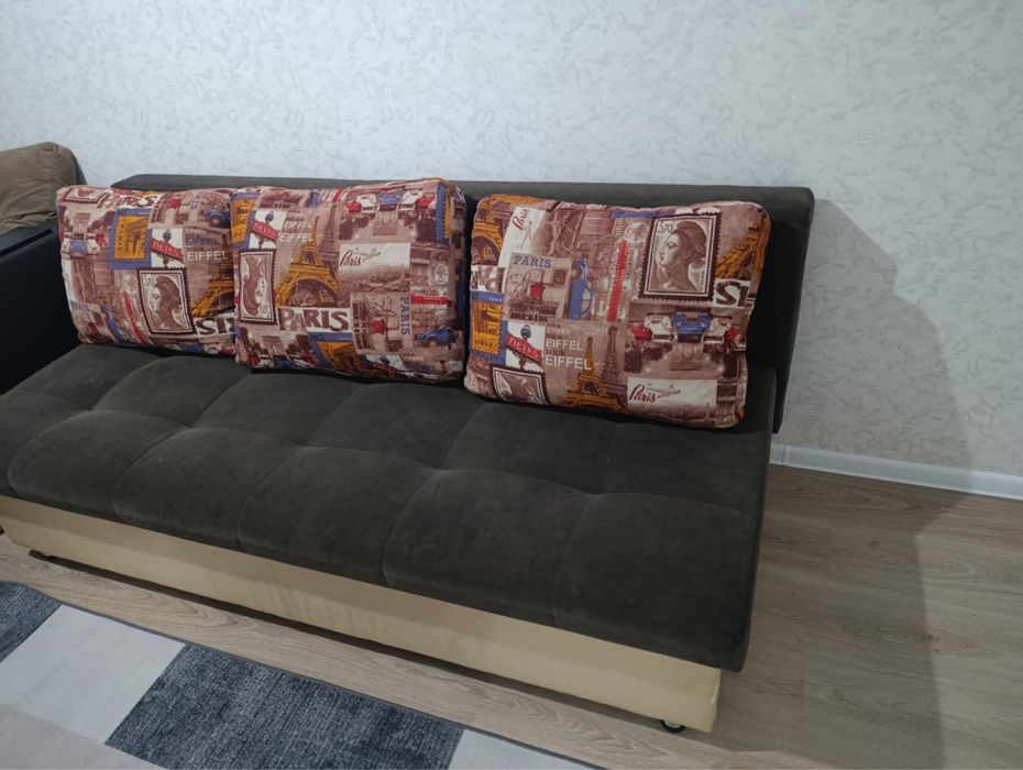 Продам диван хороший