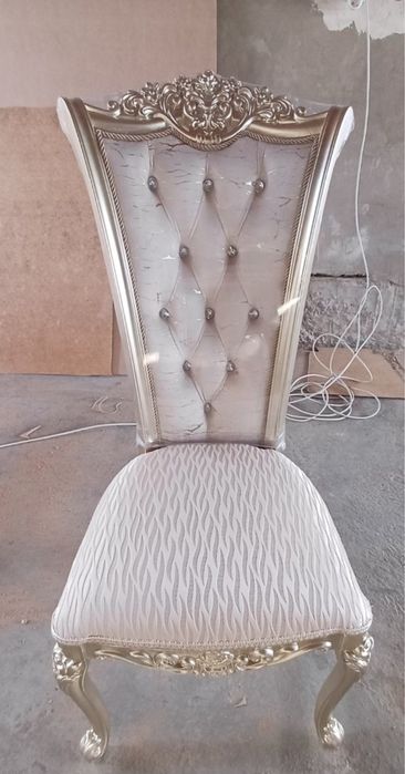 Stol stullar mehmonxona va zal uchun