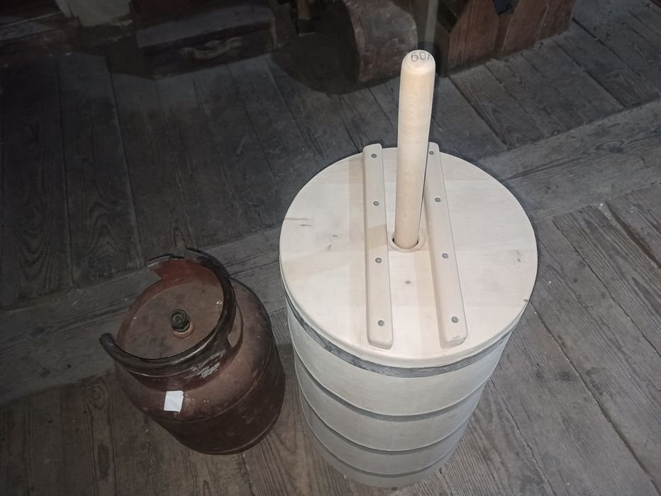 Қүбі сатылады кайыннан