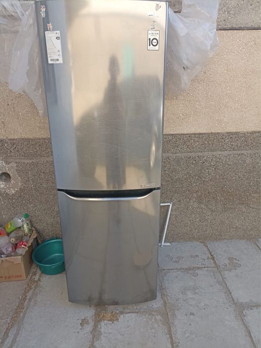 Продам холодильник