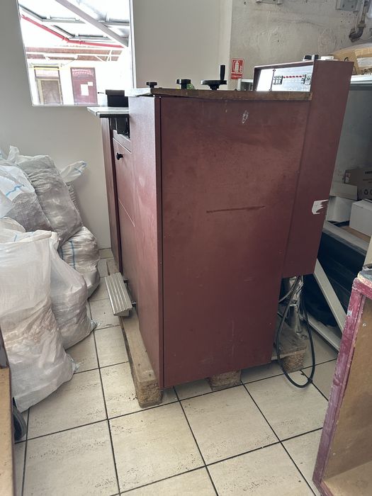 Masina de subtiat / egalizat piele CAMOGA