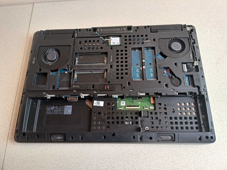 Elemente Dell Precision 17-7710