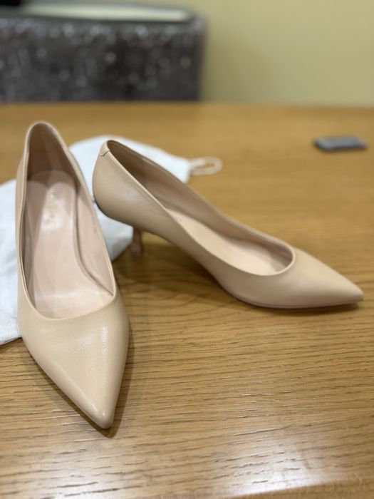 Нюдовые кожаные лодочки