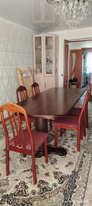 Продам стол гостиный овальный со стульями