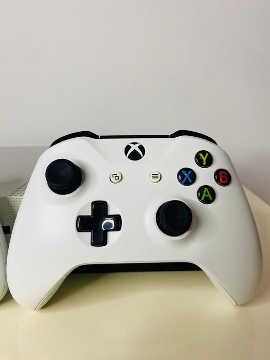 Xbox one S 1TB .