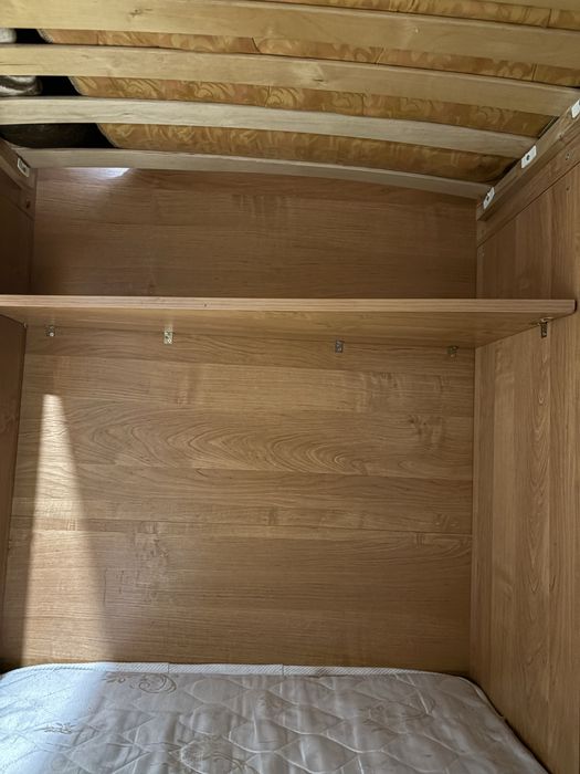 Продам кровать (двухъяруная)