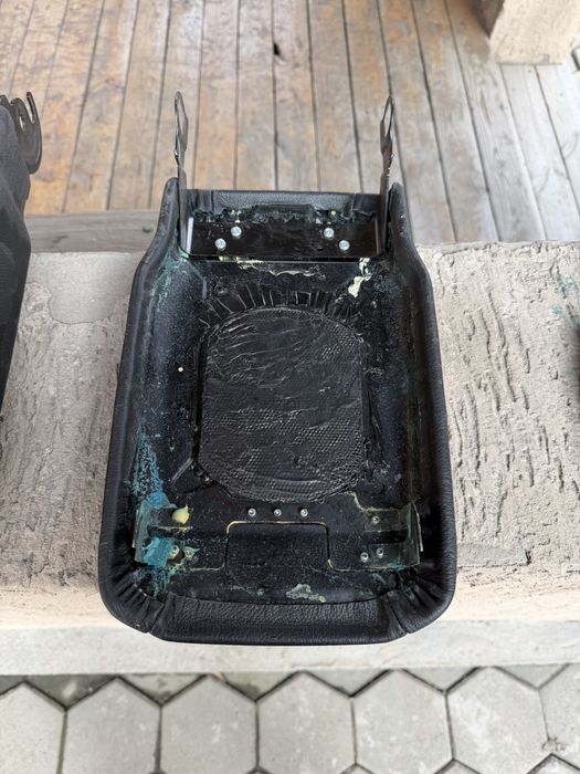 Подлакотник мерседес 140