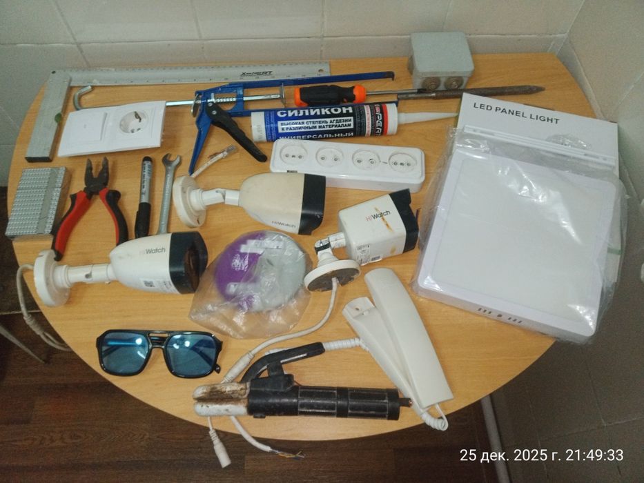 Камера видеонаблюдения б/у и материалы для дома