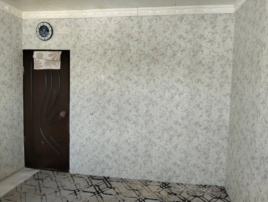 1/4/4. Квартира 18 м², бывшее общежитие. Сергели, Спутник 4. Метро