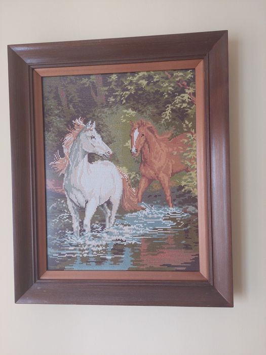 Гоблен "Коне в реката"