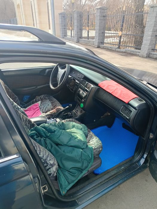 Продам автомобиль Toyota Carina E