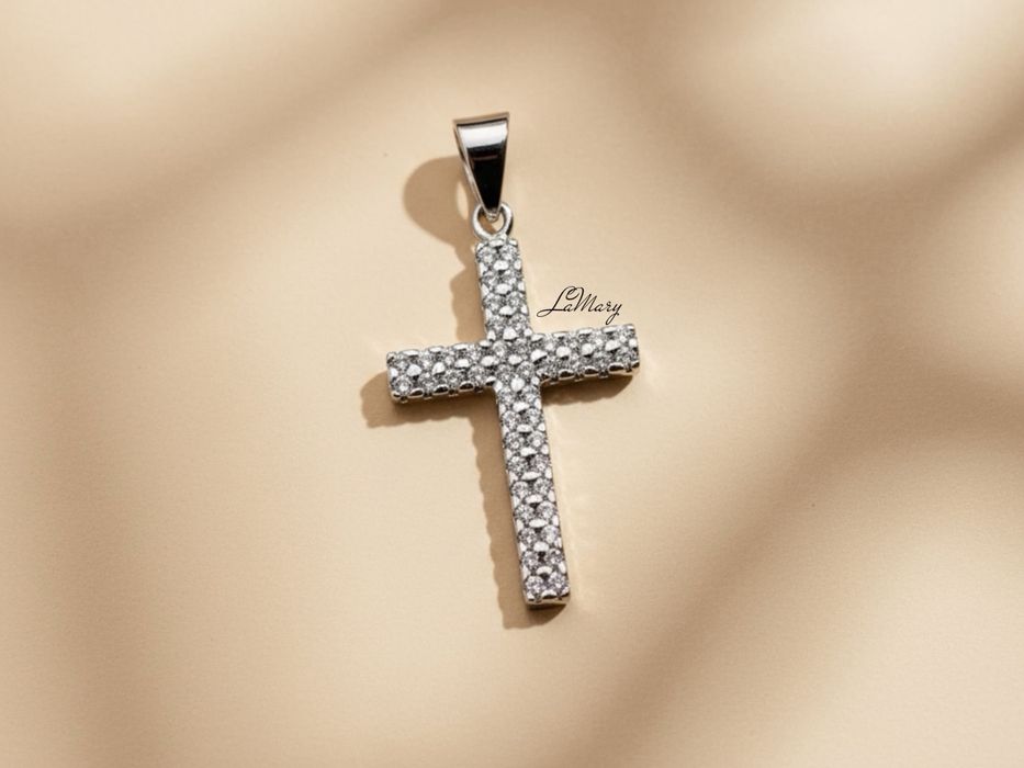 Классический золотой кулон – Крест Христианский с бриллиантами