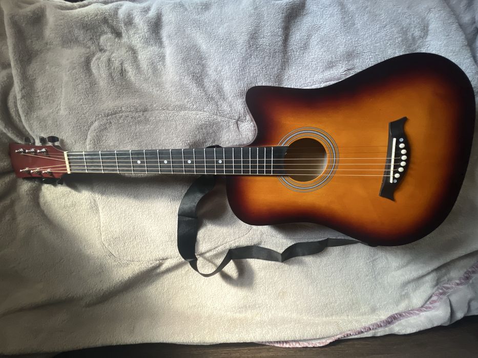 Гитара акустическая
