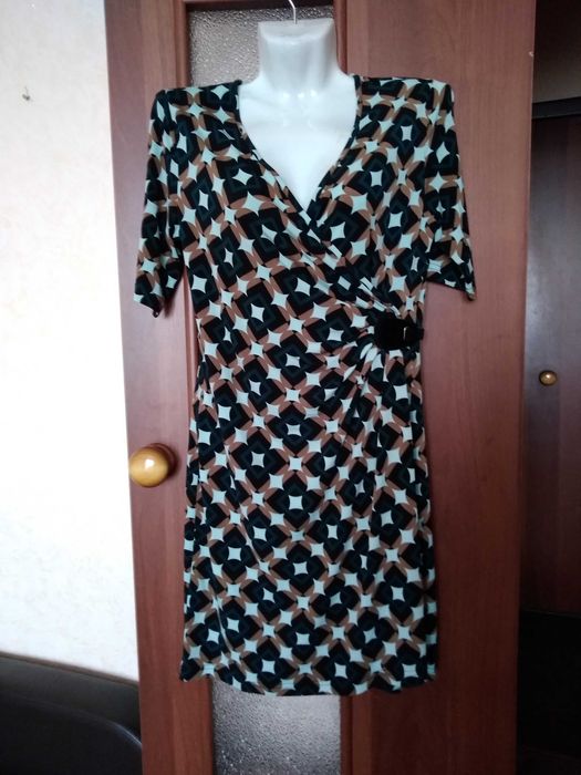 Красивое платье 44