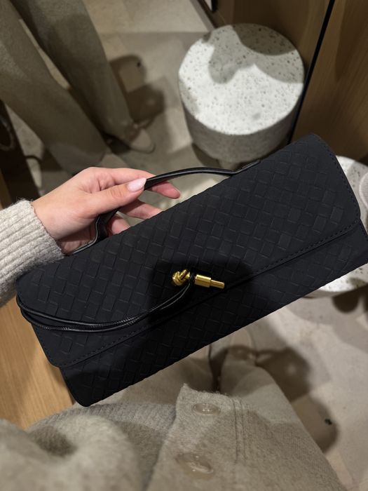 Дамска велурена черна чанта Bottega V