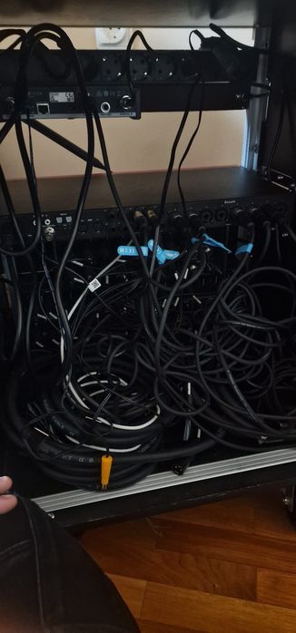 Interfata focusrite scarlett 18i20 4th generation, putin utilizata conditie nedeteriorata preț 3000 de lei nenegociabil