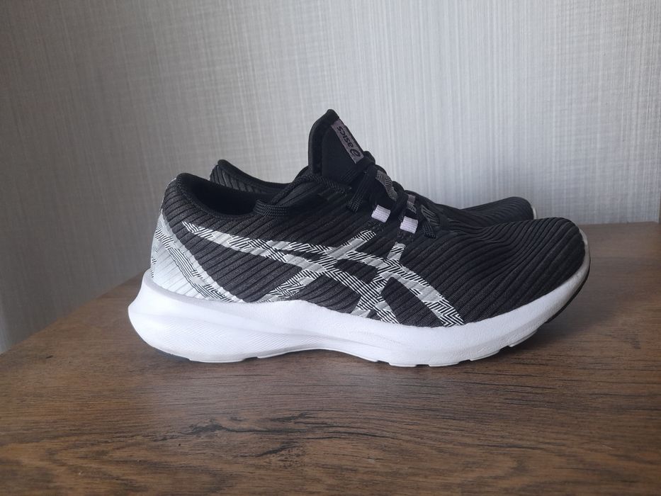 Asics Versablast дамски маратонки 38 номер.