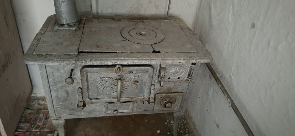 Soba veche din metal