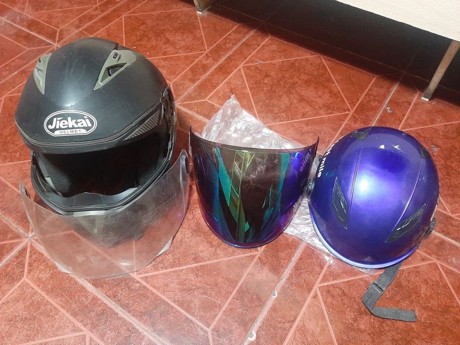 Продам два шлема