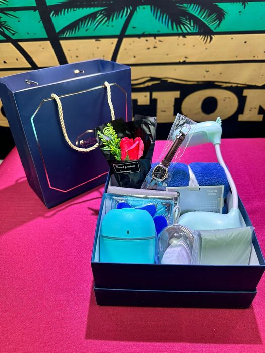 Подарочный бокс