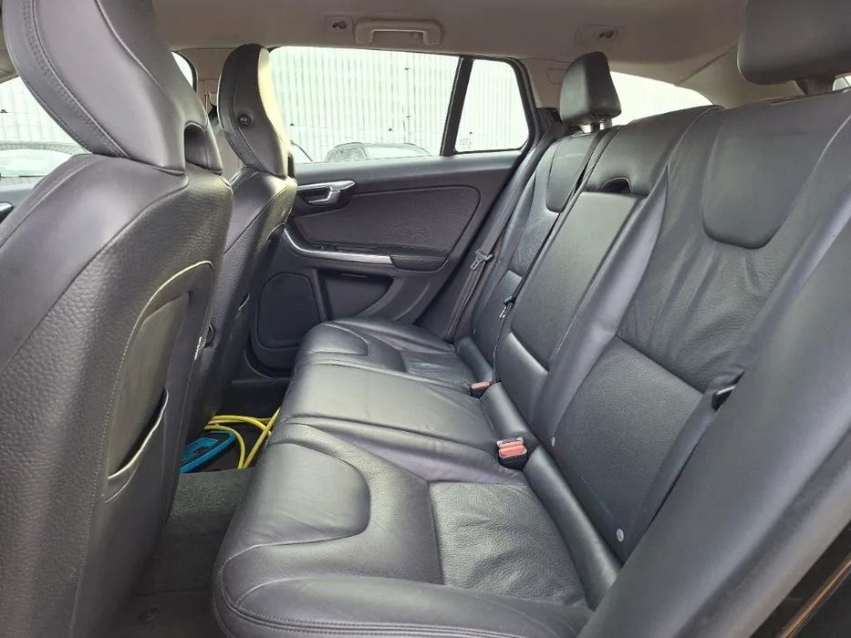 Volvo V60 plug-in hybrid AWD(4x4)