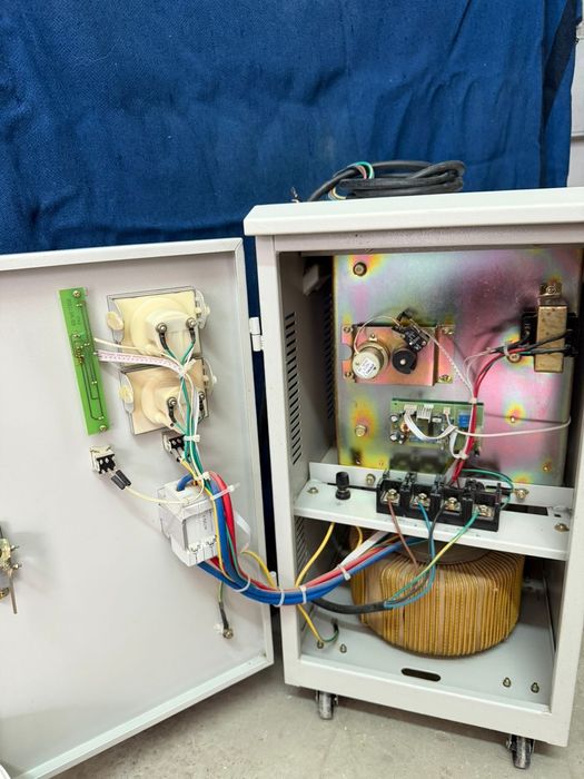 Стабилизатор напряжение.